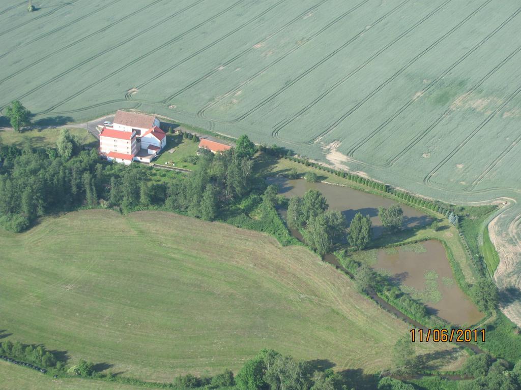 Penzion Hajsky Mlyn Nebanice Bagian luar foto
